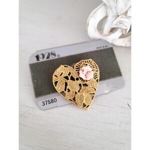 Vintage 1928 Porcelain Brooch Pin